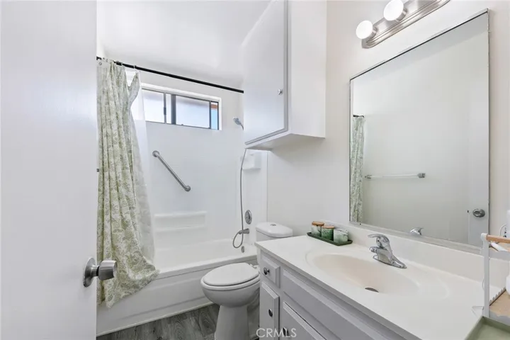 245 E Artesia, Long Beach, California 90805
