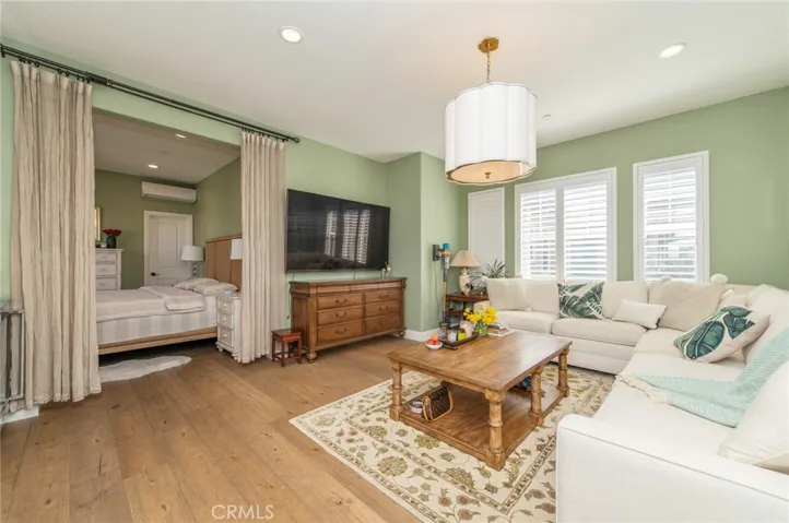 220 Barnes Road, Tustin, California 92782