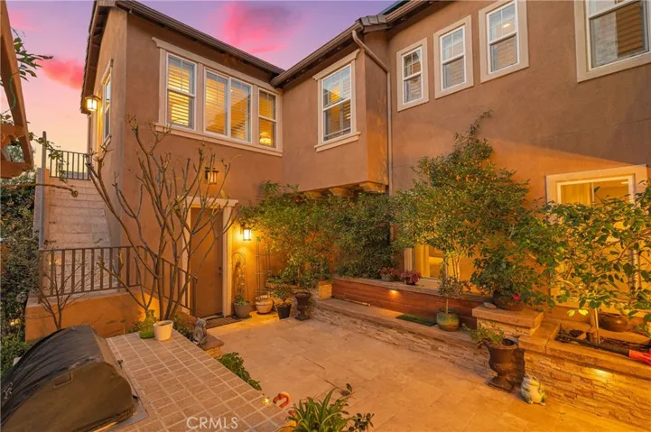 220 Barnes Road, Tustin, California 92782