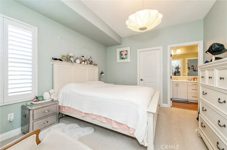 220 Barnes Road, Tustin, California 92782