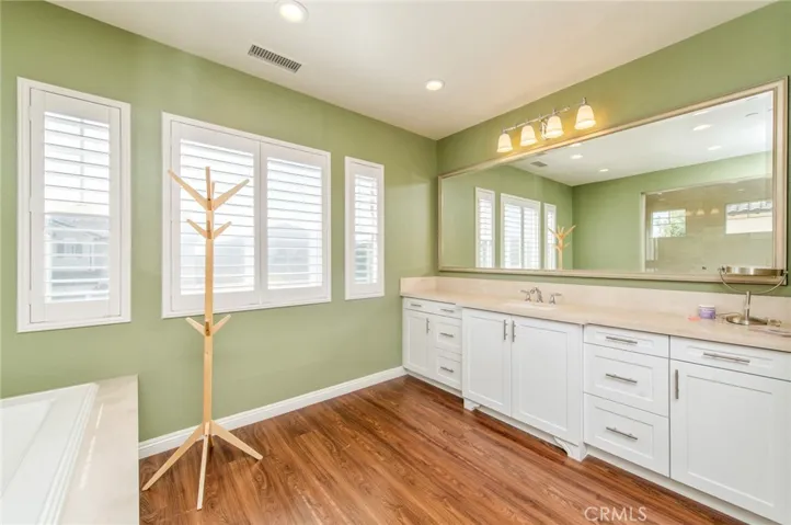 220 Barnes Road, Tustin, California 92782