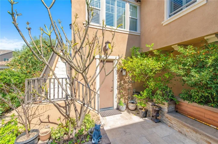 220 Barnes Road, Tustin, California 92782