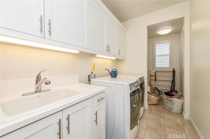220 Barnes Road, Tustin, California 92782