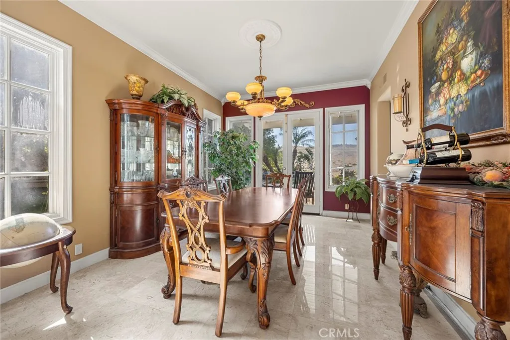 Formal Dining w/ French Doors