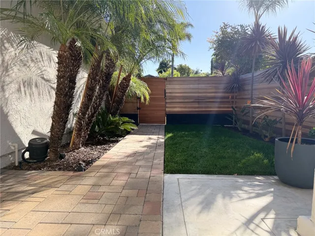 21865 Jinetes, Mission Viejo, California 92691
