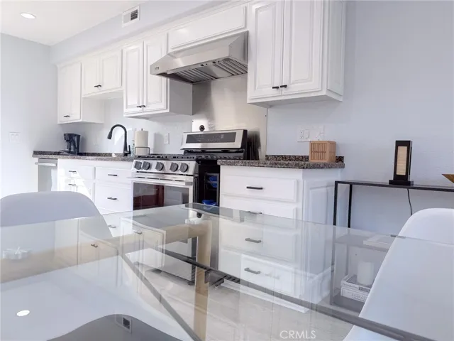21865 Jinetes, Mission Viejo, California 92691