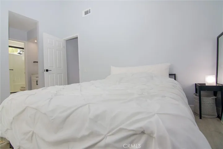 21865 Jinetes, Mission Viejo, California 92691