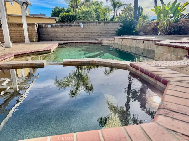 21865 Jinetes, Mission Viejo, California 92691