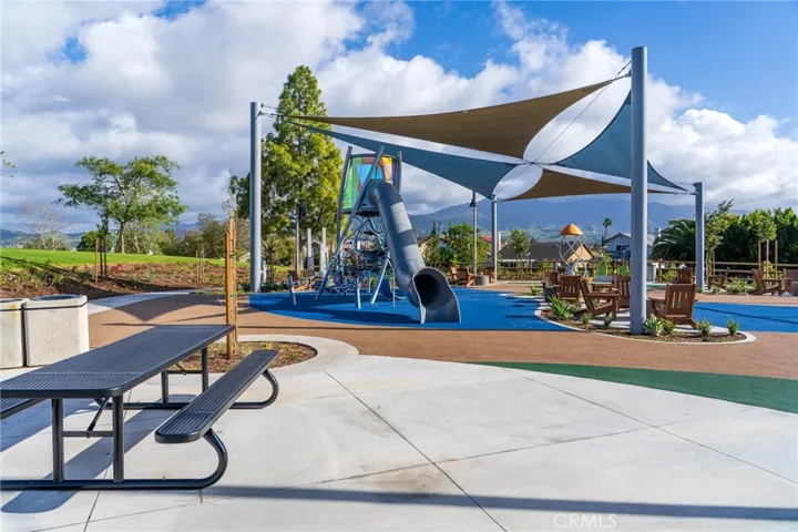 21865 Jinetes, Mission Viejo, California 92691