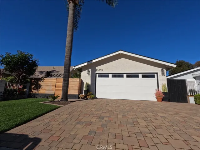 21865 Jinetes, Mission Viejo, California 92691