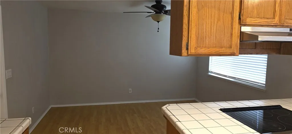 Dinette exits to the 2-car garage