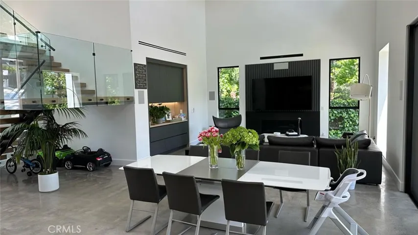 1400 E Palm Street, Altadena, California 91001