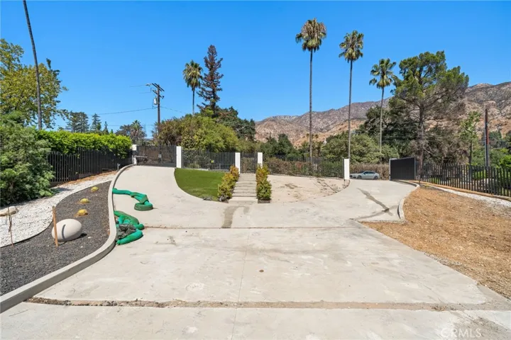 1400 E Palm Street, Altadena, California 91001