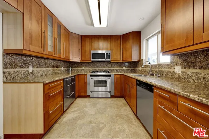 7901 Babcock Avenue, North Hollywood, California 91605
