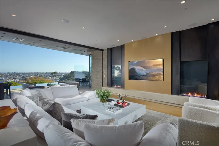 1201 Dolphin, Corona Del Mar, California 92625