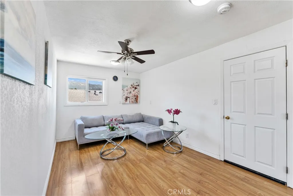Unit 3,living room