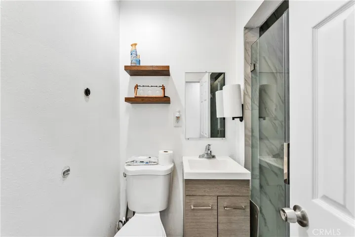 front unit bathroom 2