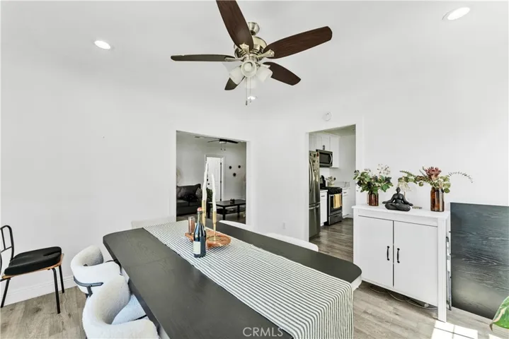 Front unit dining area