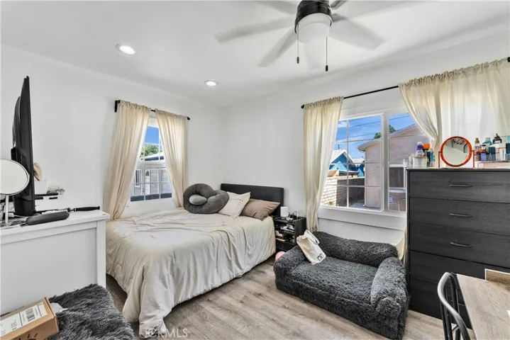 Front unit Bedroom1