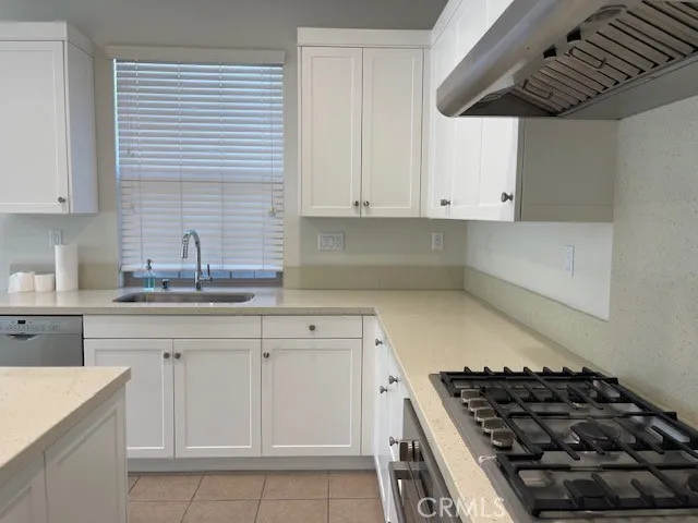 111 Holly Springs, Irvine, California 92618