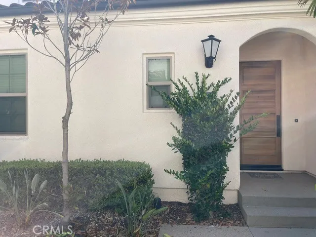 111 Holly Springs, Irvine, California 92618