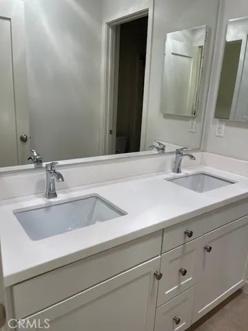 111 Holly Springs, Irvine, California 92618