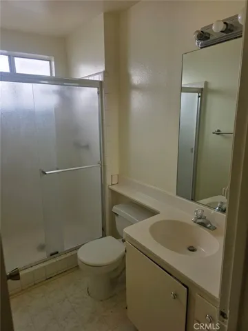 18601 Collins Street D7, Tarzana, California 91356