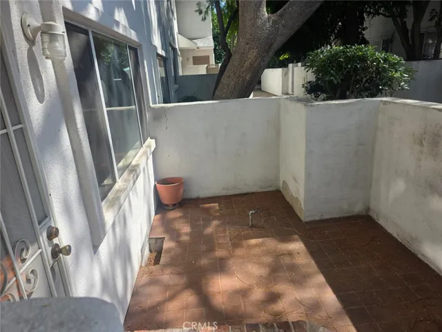 18601 Collins Street D7, Tarzana, California 91356