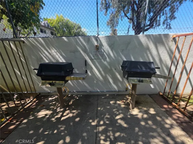 18601 Collins Street D7, Tarzana, California 91356