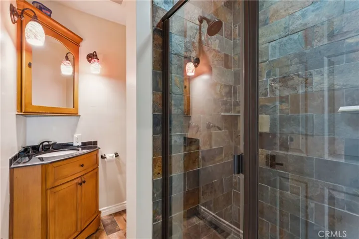 Main floor en-suite