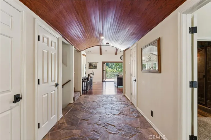191 S Fairway, Lake Arrowhead, California 92352