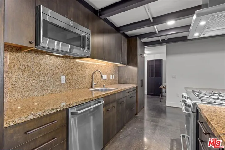 120 S Hewitt Street 6, Los Angeles, California 90012