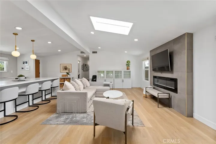 2135 Parsons Street, Costa Mesa, California 92627