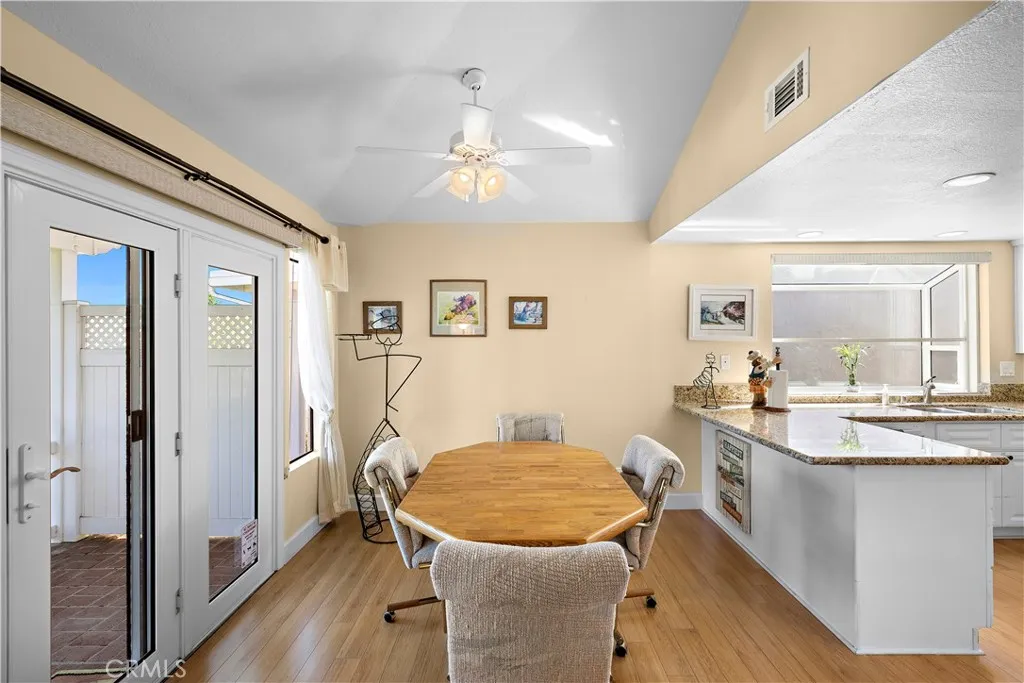 Breakfast nook with apnoramic views