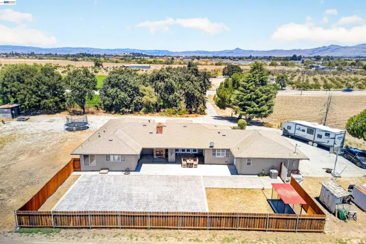 391 Union Road, Hollister, California 95023