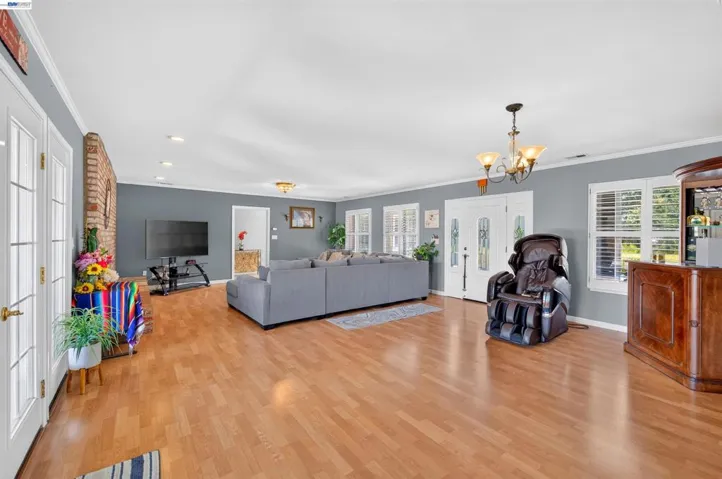 391 Union Road, Hollister, California 95023