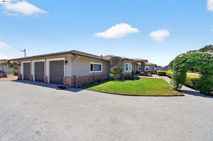 391 Union Road, Hollister, California 95023