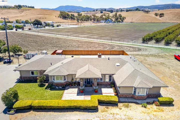 391 Union Road, Hollister, California 95023