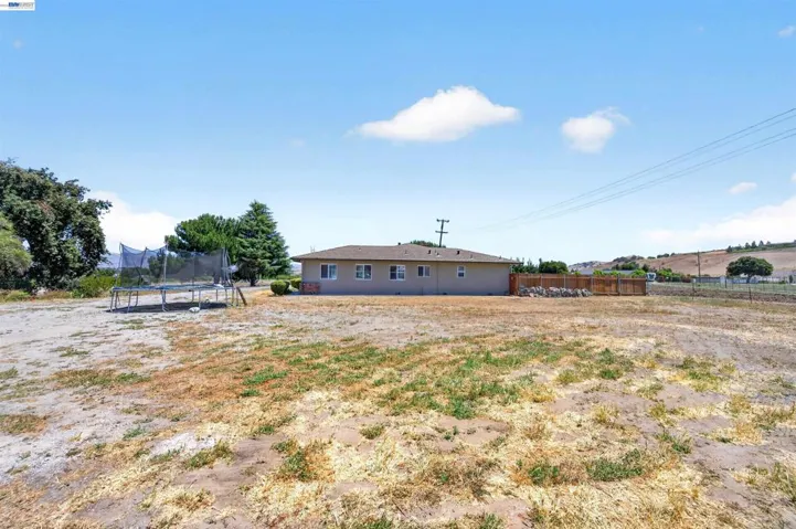 391 Union Road, Hollister, California 95023