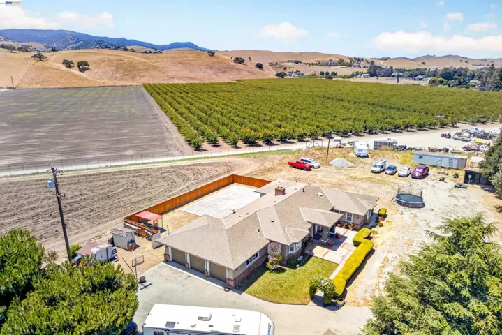 391 Union Road, Hollister, California 95023