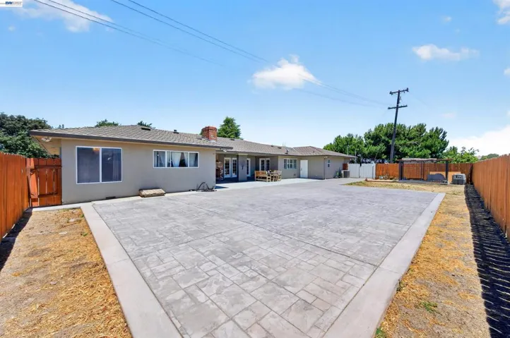 391 Union Road, Hollister, California 95023