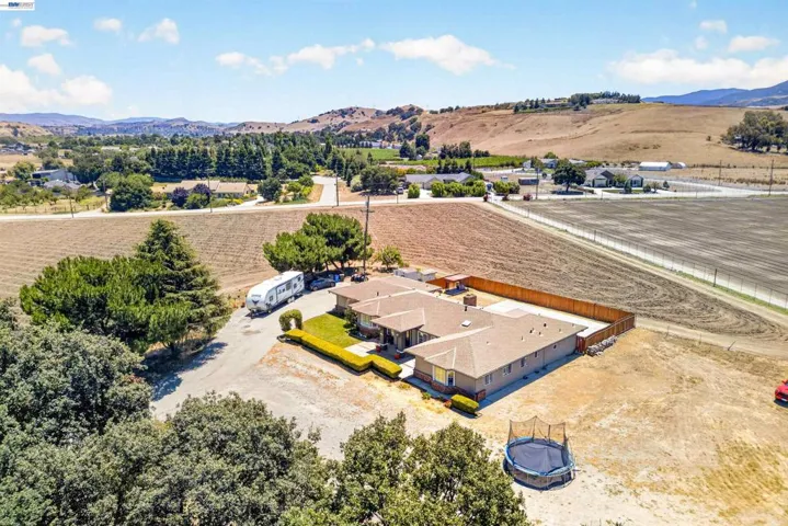 391 Union Road, Hollister, California 95023
