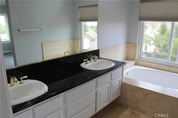 22 Flossmoor, Rancho Santa Margarita, California 92679