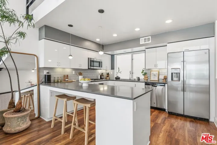 1933 W Kingston Place, Los Angeles, California 90026