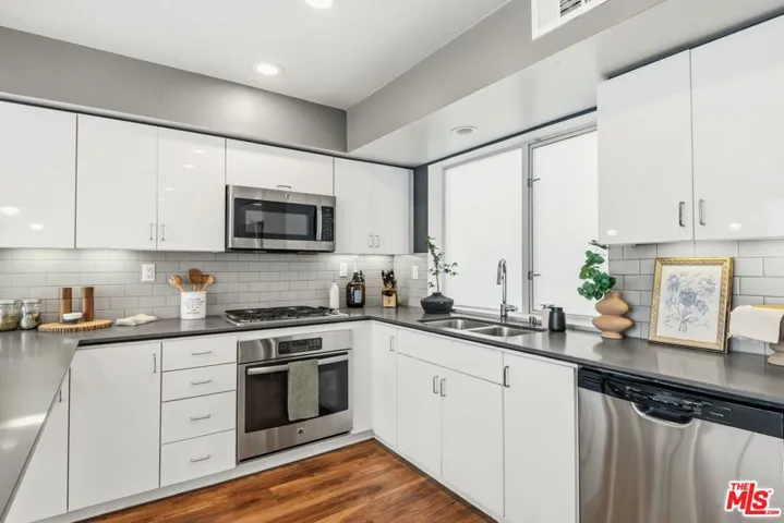 1933 W Kingston Place, Los Angeles, California 90026
