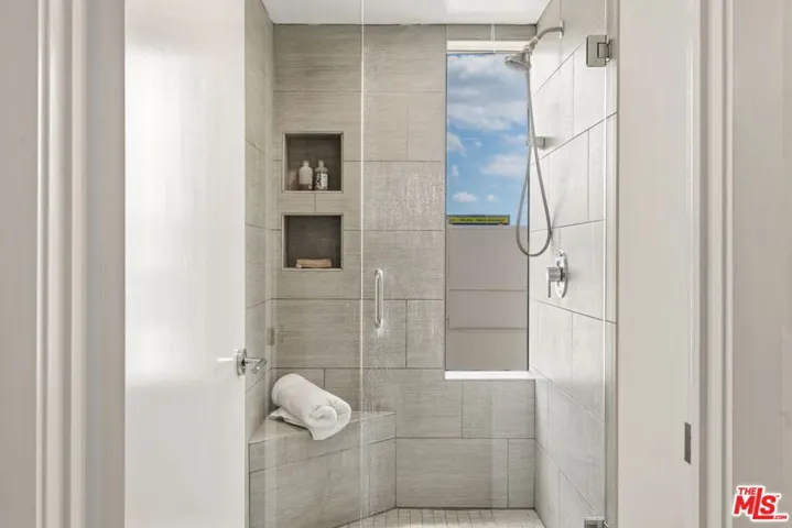 1933 W Kingston Place, Los Angeles, California 90026