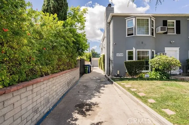 14748 Magnolia, Sherman Oaks, California 91403