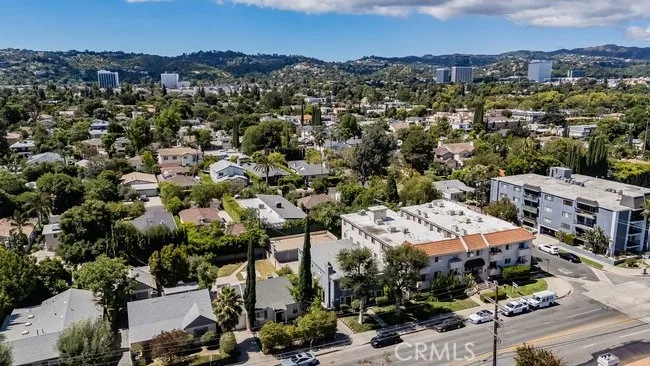 14748 Magnolia, Sherman Oaks, California 91403