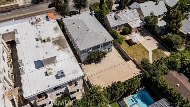 14748 Magnolia, Sherman Oaks, California 91403
