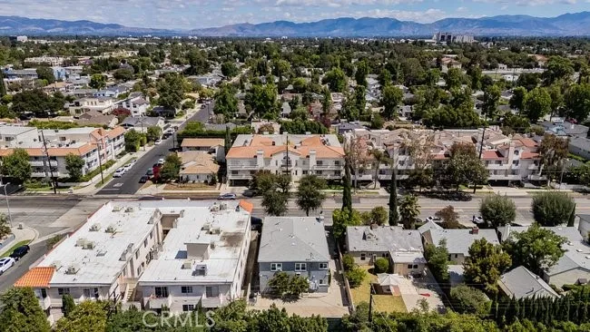 14748 Magnolia, Sherman Oaks, California 91403